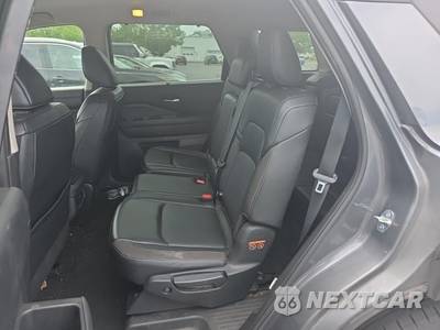 2024 Nissan Pathfinder SL - zdjęcie 14 z 24 - miniatura