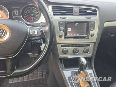 2015 Volkswagen Golf 1.8T S Hatchback - zdjęcie 11 z 23 - miniatura
