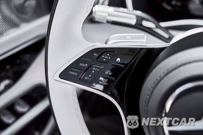 2026 Mercedes-Benz Maybach SL 680 Monogram Series - zdjęcie 49 z 50 - miniatura