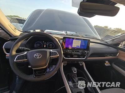 2026 Toyota Grand Highlander Limited - zdjęcie 17 z 26 - miniatura