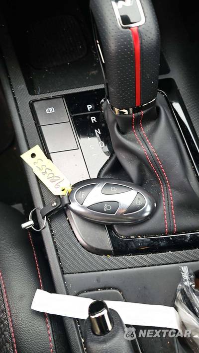 2025 Hyundai Elantra N Line - zdjęcie 19 z 26 - miniatura