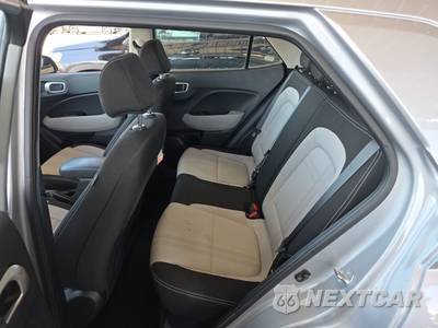 2025 Hyundai Venue SEL - zdjęcie 13 z 25 - miniatura