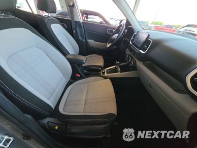 2025 Hyundai Venue SEL - zdjęcie 8 z 25 - miniatura