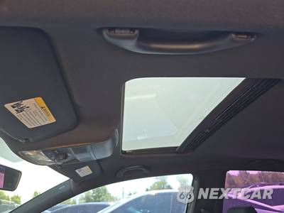 2012 Volkswagen GTI w/Sunroof & Navigation - zdjęcie 18 z 55 - miniatura