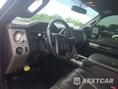 2016 Ford Super Duty F-250 Lariat Crew Cab Medium Bed - zdjęcie 11 z 44 - miniatura