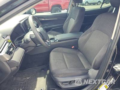 2025 Toyota Camry LE - zdjęcie 7 z 35 - miniatura