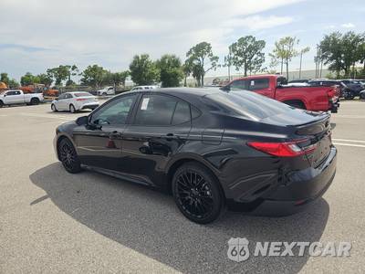 2025 Toyota Camry LE - zdjęcie 6 z 35 - miniatura