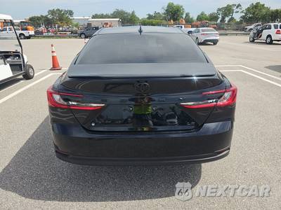 2025 Toyota Camry LE - zdjęcie 5 z 35 - miniatura