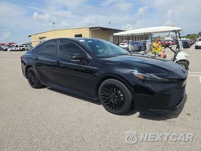 2025 Toyota Camry LE - zdjęcie 3 z 35 - miniatura