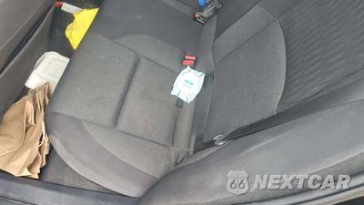2025 Toyota Camry LE - zdjęcie 31 z 35 - miniatura