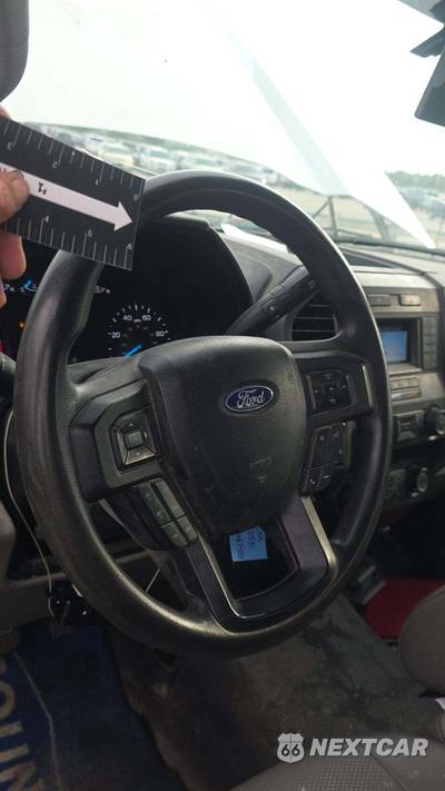 2020 Ford Super Duty F-550 Cab Chassis XL Regular Cab DRW - zdjęcie 19 z 36 - miniatura
