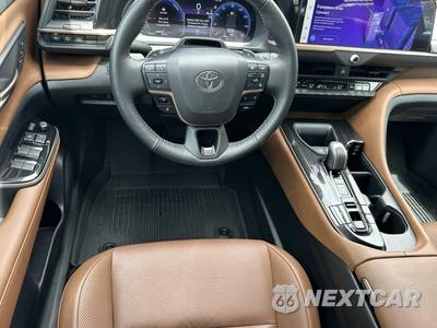 2025 Toyota Crown Signia Limited - zdjęcie 29 z 34 - miniatura