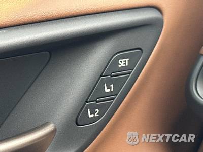 2025 Toyota Crown Signia Limited - zdjęcie 25 z 34 - miniatura