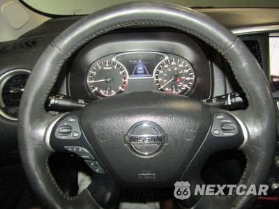 2017 Nissan Pathfinder SL - zdjęcie 11 z 22 - miniatura