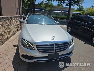 2020 Mercedes-Benz E 350 4MATIC Sedan - zdjęcie 2 z 30 - miniatura