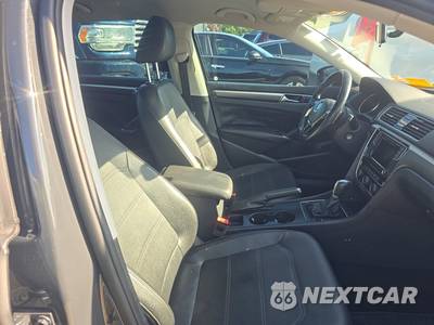 2018 Volkswagen Passat 2.0T R-Line - zdjęcie 8 z 38 - miniatura