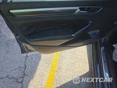 2018 Volkswagen Passat 2.0T R-Line - zdjęcie 9 z 38 - miniatura