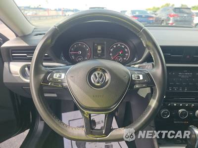 2022 Volkswagen Passat 2.0T SE - zdjęcie 10 z 23 - miniatura
