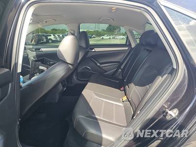 2022 Volkswagen Passat 2.0T SE - zdjęcie 13 z 23 - miniatura