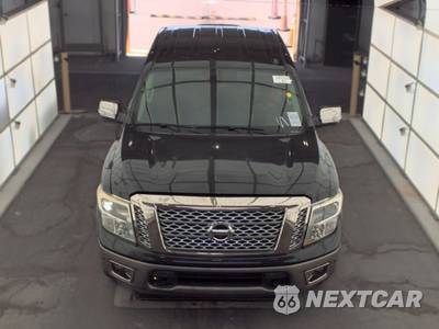 2017 Nissan TITAN Platinum Reserve Crew Cab Short Bed - zdjęcie 2 z 21 - miniatura
