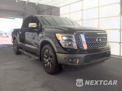 2017 Nissan TITAN Platinum Reserve Crew Cab Short Bed - zdjęcie 3 z 21 - miniatura