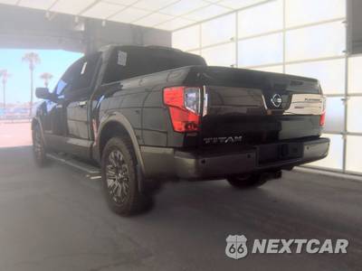 2017 Nissan TITAN Platinum Reserve Crew Cab Short Bed - zdjęcie 6 z 21 - miniatura