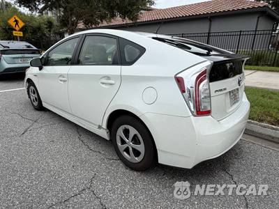 2015 Toyota Prius Two - zdjęcie 5 z 11 - miniatura