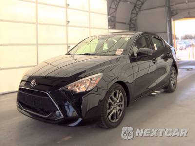 2019 Toyota Yaris LE Sedan - zdjęcie 1 z 32 - miniatura