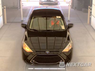 2019 Toyota Yaris LE Sedan - zdjęcie 2 z 32 - miniatura