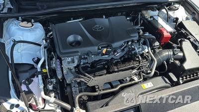 2024 Toyota Camry XLE - zdjęcie 35 z 36 - miniatura