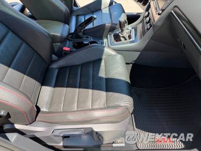 2016 Volkswagen Golf GTI SE Hatchback w/Performance Pkg - zdjęcie 22 z 42 - miniatura
