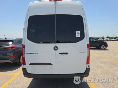 2026 Mercedes-Benz Sprinter 2500 Passenger Van 170.0" WB - zdjęcie 5 z 17 - miniatura