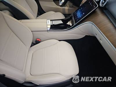 2022 Mercedes-Benz C 300 4MATIC Sedan - zdjęcie 8 z 19 - miniatura