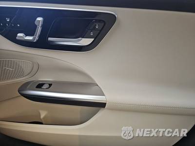 2022 Mercedes-Benz C 300 4MATIC Sedan - zdjęcie 9 z 19 - miniatura