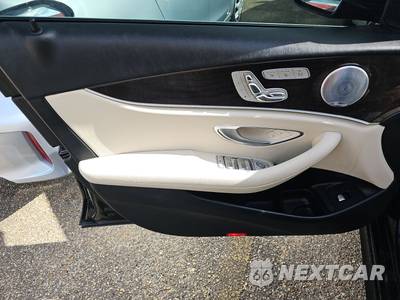 2019 Mercedes-Benz E 450 4MATIC Sedan - zdjęcie 9 z 26 - miniatura