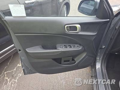 2025 Hyundai Venue SEL - zdjęcie 9 z 27 - miniatura