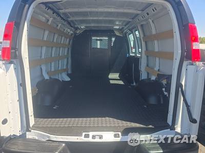 2025 Chevrolet Express 2500 Cargo Van 1WT 135.0" WB - zdjęcie 16 z 32 - miniatura