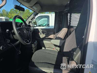 2025 GMC Savana 2500 Cargo Van 1WT 135.0" WB - zdjęcie 7 z 20 - miniatura