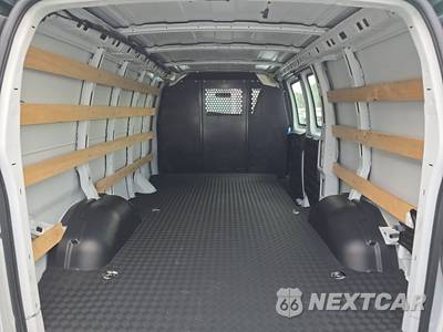 2025 Chevrolet Express 2500 Cargo Van 1WT 135.0" WB - zdjęcie 15 z 24 - miniatura