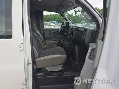 2025 GMC Savana 2500 Cargo Van 1WT 135.0" WB - zdjęcie 8 z 17 - miniatura
