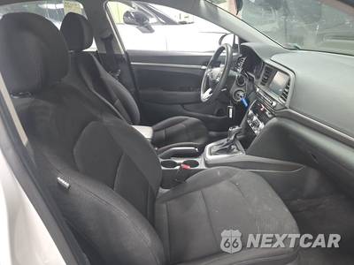 2020 Hyundai Elantra SEL Sedan - zdjęcie 8 z 37 - miniatura
