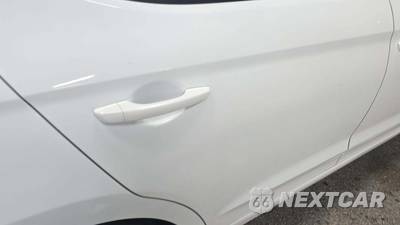 2020 Hyundai Elantra SEL Sedan - zdjęcie 22 z 37 - miniatura