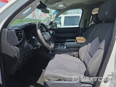 2023 Toyota Tundra SR Crew Cab Short Bed - zdjęcie 13 z 22 - miniatura