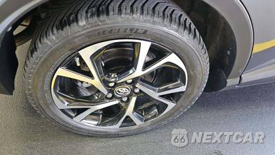 2019 Toyota C-HR Limited - zdjęcie 22 z 34 - miniatura