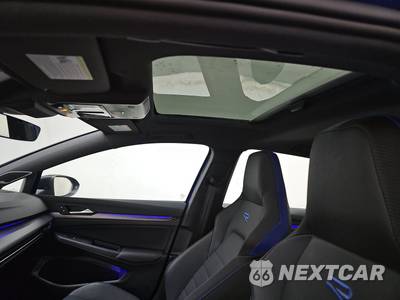 2026 Volkswagen Golf R - zdjęcie 19 z 21 - miniatura