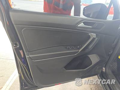 2021 Volkswagen Tiguan SE - zdjęcie 9 z 35 - miniatura