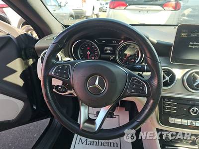 2019 Mercedes-Benz CLA 250 4MATIC - zdjęcie 10 z 34 - miniatura