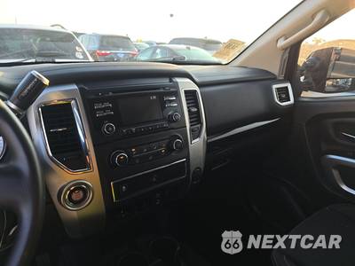 2018 Nissan TITAN XD SV Crew Cab Medium Bed - zdjęcie 11 z 22 - miniatura