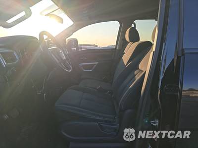 2018 Nissan TITAN XD SV Crew Cab Medium Bed - zdjęcie 7 z 22 - miniatura