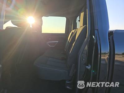 2018 Nissan TITAN XD SV Crew Cab Medium Bed - zdjęcie 13 z 22 - miniatura